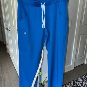 Women's Figs Kade Cargo Scrub Pants - Royal Blue